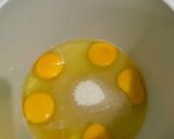 Foto langkah ke 2 dari resep Bolu Kukus Pandan Keju.