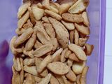 Kue biji ketapang