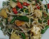 Foto langkah ke 5 dari resep Tumis Tauge Kacang Panjang with Ikan Asin.