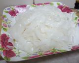 A picture of step 6 of Chaiya-Style Vegetarian Pad Thai.
