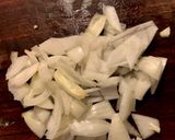 Foto del paso 2 de la receta: Bifecitos de cerdo caramelizados con miel y hierbas