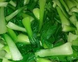 Hình bước làm 1 của món Cải thìa xóc tỏi