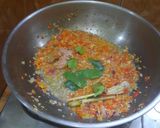 Foto langkah ke 3 dari resep Tumis ayam cincang kemagi.