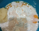 Foto langkah ke 1 dari resep Donat Kentang Empuk Takaran Sendok.