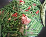 Foto langkah ke 3 dari resep Tumis Kacang Panjang.