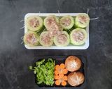 รูปขั้นตอนการทำที่ 3 ของ แกงจืดแตงร้านยัดไส้หมูสับ (เมนูอาหารลูก 1 ขวบขึ้นไป)
