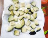 Foto del paso 2 de la receta: Tortilla de berenjena y cebolla