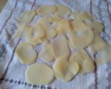 A picture of step 5 of Crisps/potato chips.