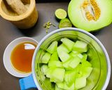 A picture of step 2 of Honeydew Melon Sharbat.