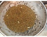 முந்திரி கொத்து(munthiri kothu recipe in tamil) ரெசிபி ஸ்டேப் 2 புகைப்படம்