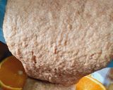Foto del paso 2 de la receta: Torta invertida de naranja con harina integral y miel🍊