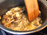 Espaguetis al aglio con gambas y setas