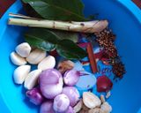 Foto langkah ke 1 dari resep Opor Ayam Kuah Putih.
