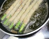 A picture of step 4 of Deep Fried Pork Roll Asparagus.