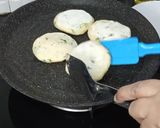 A picture of step 4 of Anday Wala burger.