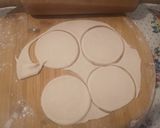 A picture of step 3 of Momos.