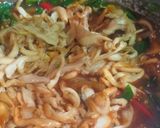 Foto langkah ke 5 dari resep Oseng jamur kecap.