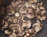 Bakonyi gombás tokány recept fázis 2 fotója