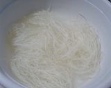 Foto langkah ke 1 dari resep (542) Bihun Goreng Bakso Sosis.