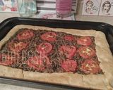 صورة لخطوة 8 من وصفة عيش باللحم (مطبخ انوشآ) 🍕🍹