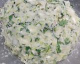 Foto del paso 4 de la receta Buñuelos de calabacín y dip de yogur griego