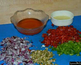 Foto del paso 1 de la receta: Ensalada de piña, langostinos, mango y carne de cerdo