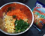 Foto langkah ke 2 dari resep Bakwan Jagung Daun Jeruk Kress.