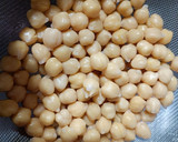 Foto del paso 2 de la receta: Garbanzos, sepia y langostinos 😋😋😋😋