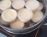 Hình bước làm 7 của món Kem flan đơn giản tại nhà