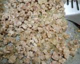 A picture of step 2 of Crunchy chicken filo cigars.