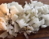 Foto del paso 3 de la receta: Guisado de pollo con salsa de trufa
