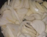 A picture of step 1 of Onion soup.