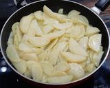 A picture of step 2 of Tortilla Espanola (Spanish Omelette).