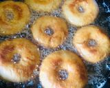 A picture of step 3 of Eggless donut🥯.