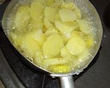 Foto langkah ke 1 dari resep Potato Cheese Stick.