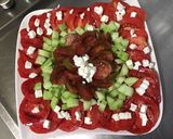 Une image de l'étape 7 de Salade aux deux tomates, concombre et feta sauce melfor.