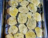 Foto del paso 3 de la receta: Besugos al horno con patatas, infusionados con aceite de tomillo