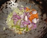 A picture of step 4 of Soya chunk fried rice.