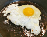 Foto del paso 3 de la receta: Setas y Espárragos al ajillo con Huevo frito