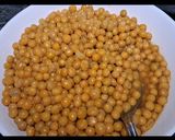 A picture of step 5 of Aloo tikki chat.