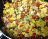 Foto del paso 4 de la receta: Huevos a la Mexicana