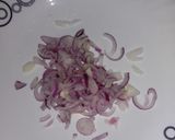A picture of step 1 of Kachumbari.
