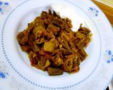 A picture of step 7 of Masala Bhindi and chapati.
