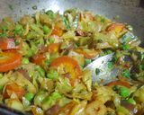 मिक्स वेज सब्जीmix veg sabzi recipe in hindi) रेसिपी चरण 4 फोटो