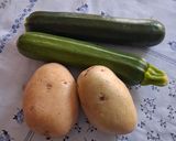 Foto del passaggio 1 della ricetta 🧆Polpette di zucchine e patate alla menta e pecorino🍀