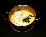 Foto del paso 4 de la receta: Cazuela de gambas con especias y leche de coco