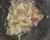 Foto langkah ke 5 dari resep Tumis Daun Pepaya Jepang.