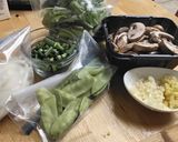 A picture of step 1 of Pot Sticker & Bok Choy Soup.