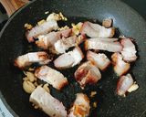 Hình bước làm 2 của món Thịt Heo Quay Kho Cải Chua