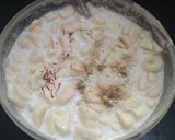 A picture of step 2 of Dry fruits fruity cream.